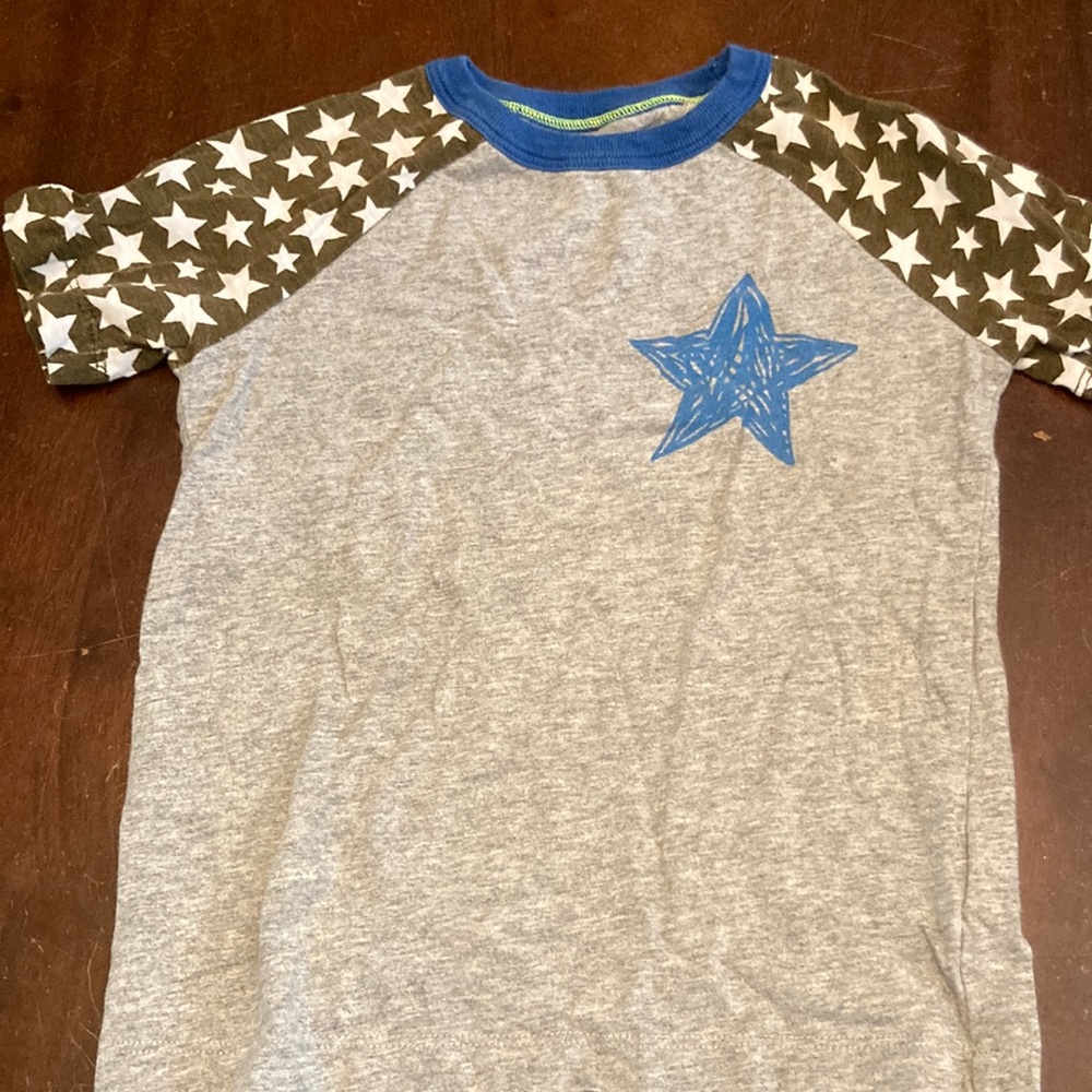Mini Boden star t shirt size 3-4 years